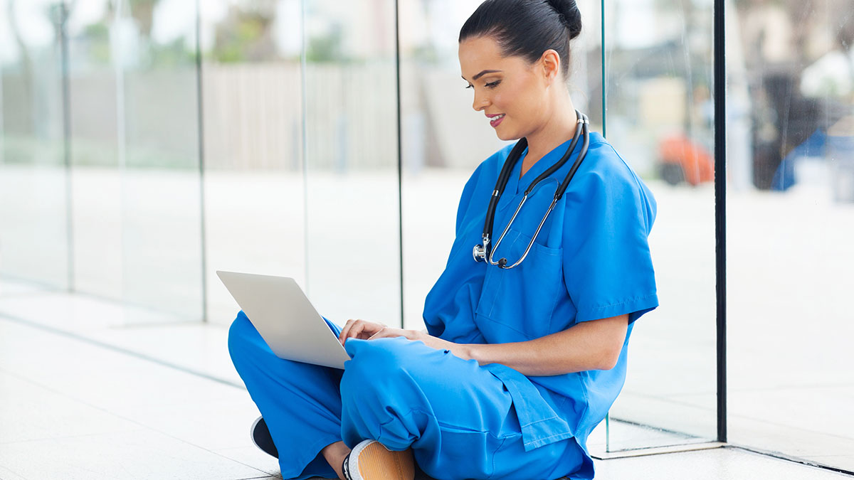 Nurse online in the Care Café.